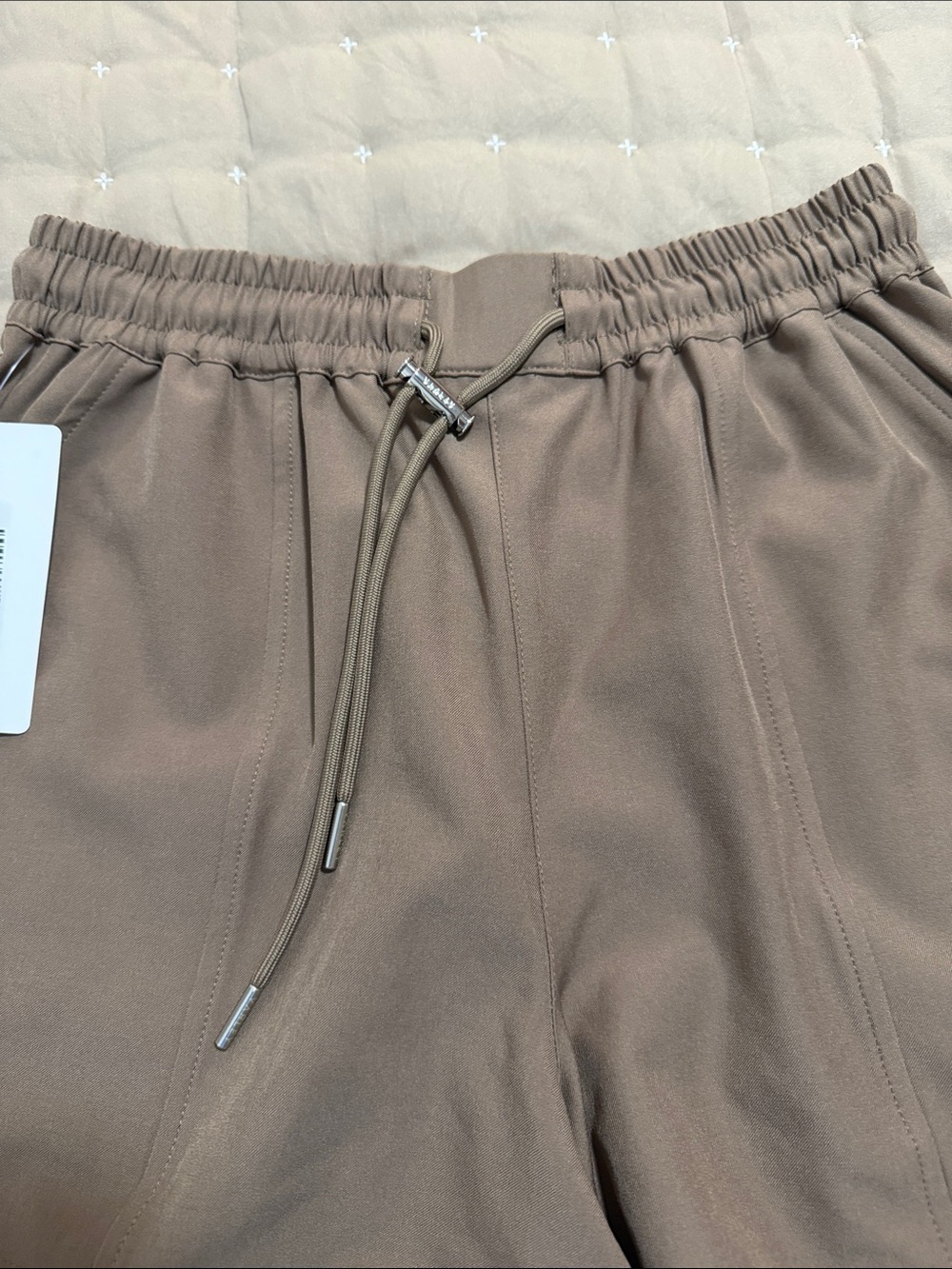 NWT Varley Esmond Mid Rise Short XS - Picture 2 of 7